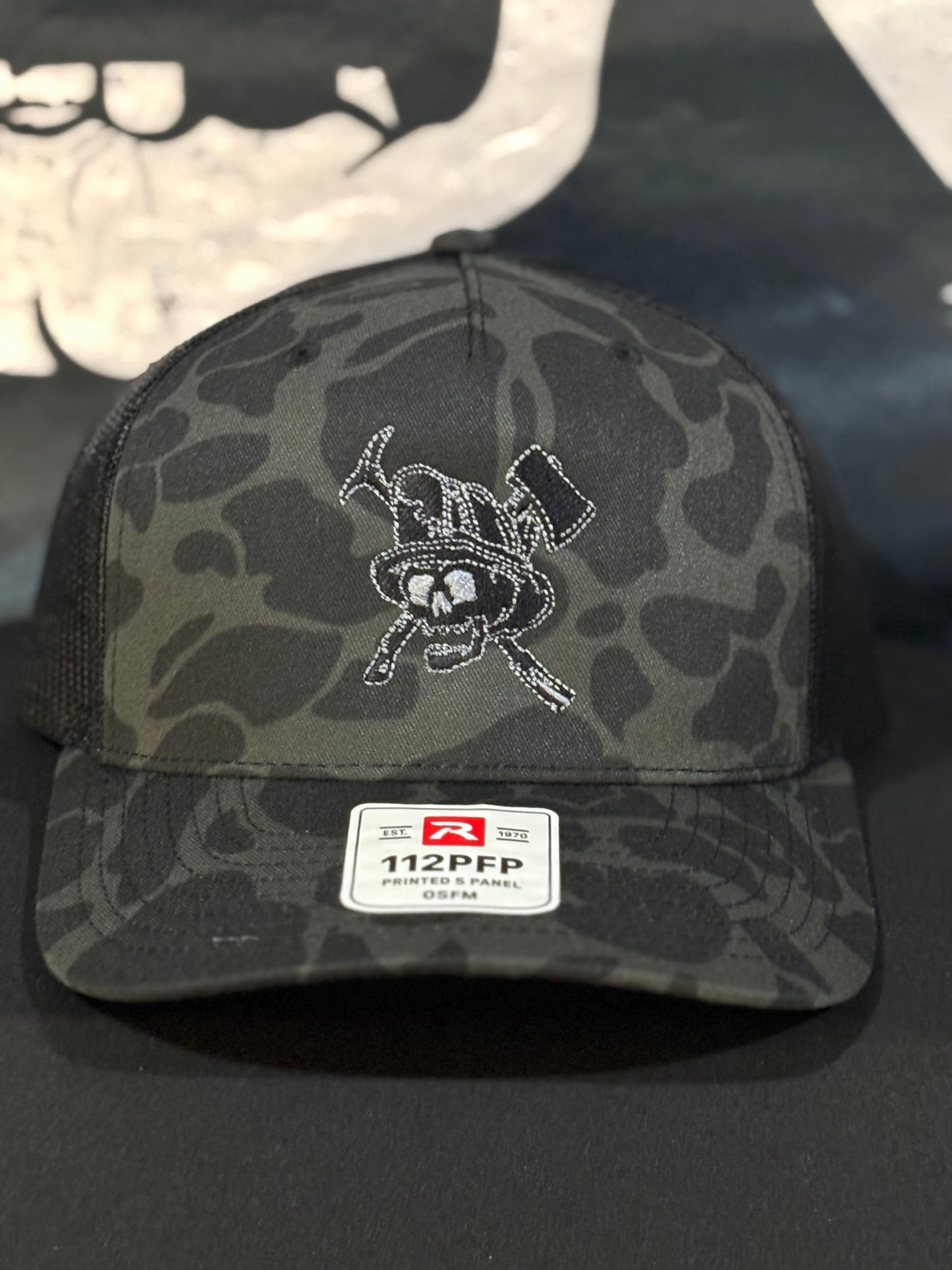 Black duck camo skull 112