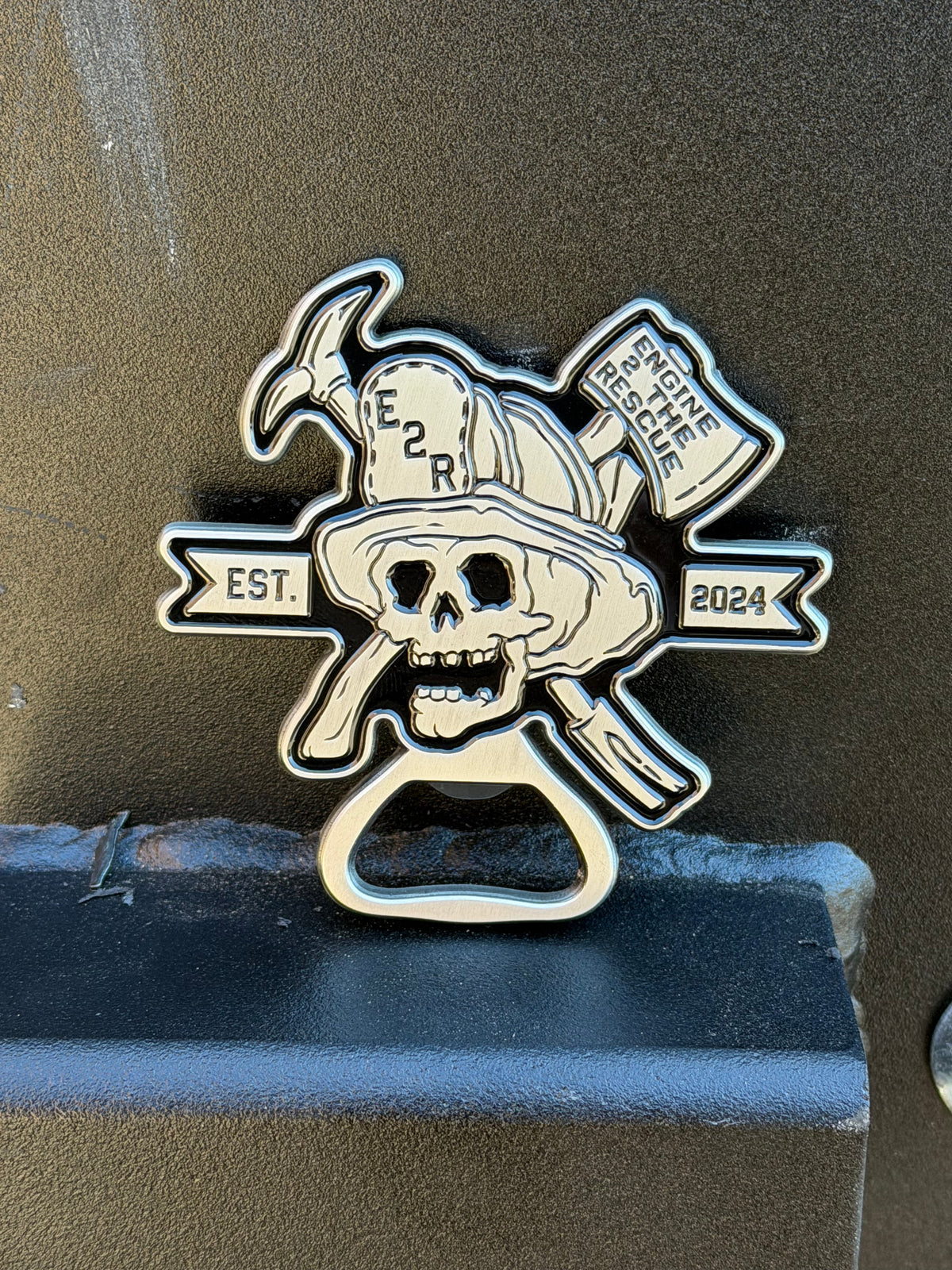 E2R Skull Bottle opener